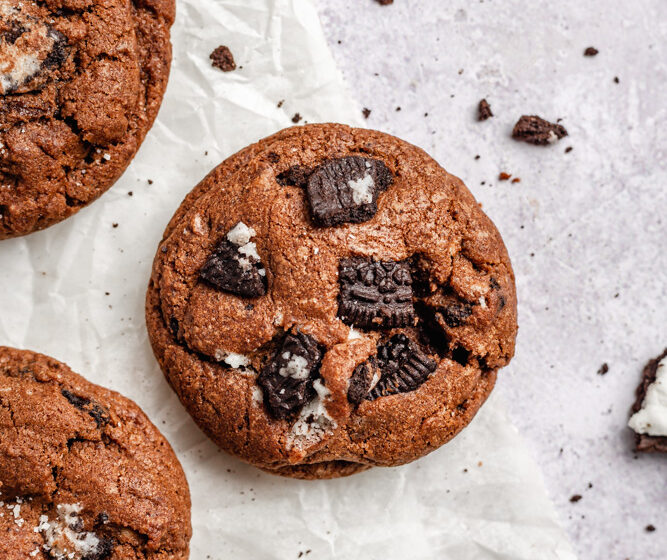 Choccolate cookies with chunks of Oreo cookies